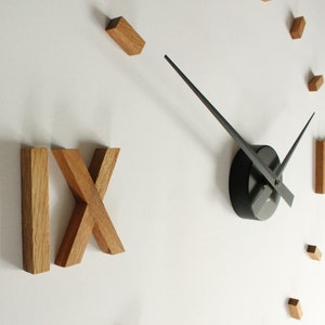 large designer clock Kasper'o'Clock made of oak image 1