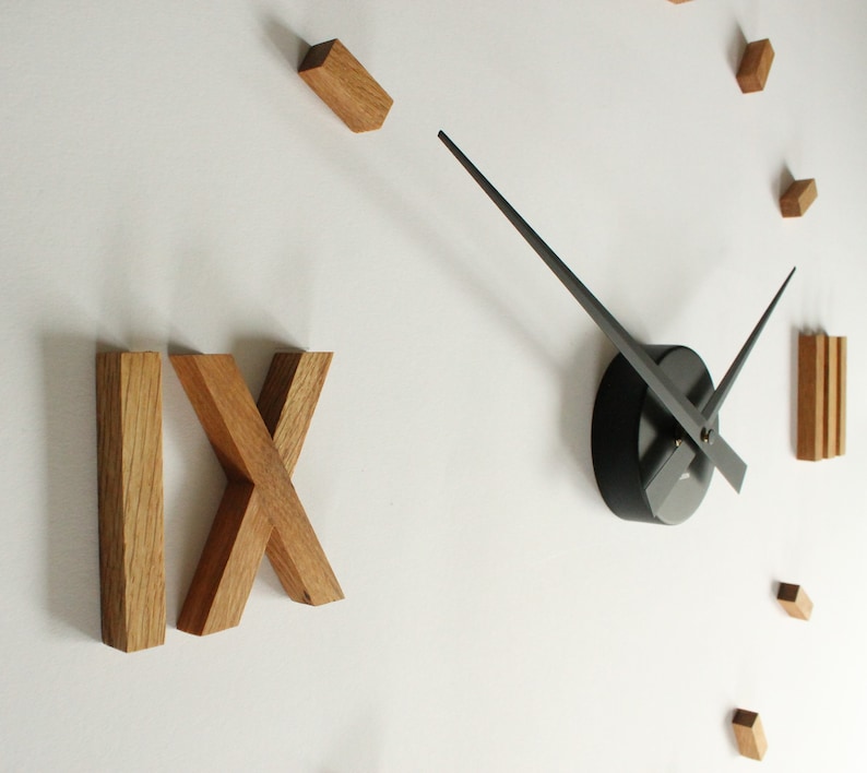 large designer clock Kasper'o'Clock made of oak image 1