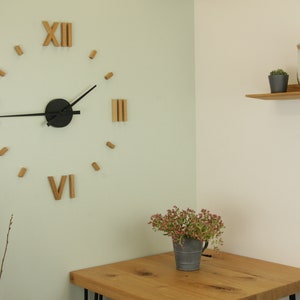 grande horloge design Kasper'o'Clock en chêne Noir