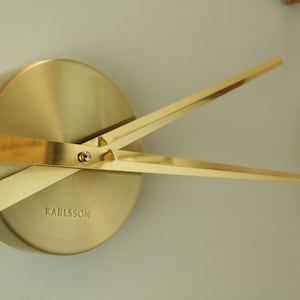 large designer clock Kasper'o'Clock made of oak image 7