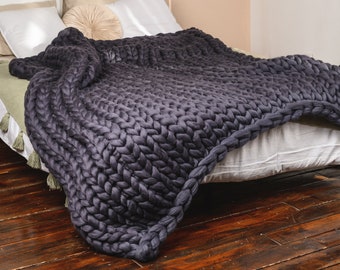 1 DAY SALE! Chunky blanket grey, Chunky knit blanket, chunky blanket 50x70, large knit blanket, chunky knit throw, big yarn blanket white
