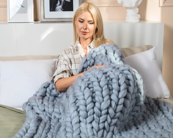 Big wool yarn blanket hotsell