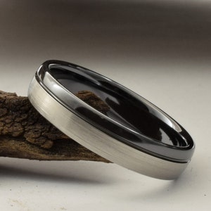 Titanium ring mens, with a domed shape and a black edge design, black titanium wedding ring, titanium wedding band men, titanium rings men