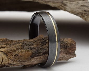 Black gold ring, back titanium band with 18k gold inlay. Perfect mens wedding band. TiZi ring. Bauge homme, alliance homme