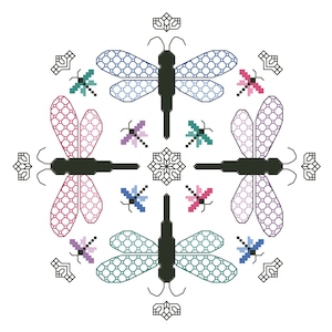 Könnte beinhalten: Ein symmetrisches Design mit vier bunten Libellen mit schwarzen Körpern und gemusterten Flügeln. Die Libellen sind in einem Kreis angeordnet, wobei ihre Flügel nach außen zeigen. Der Hintergrund ist weiß.
