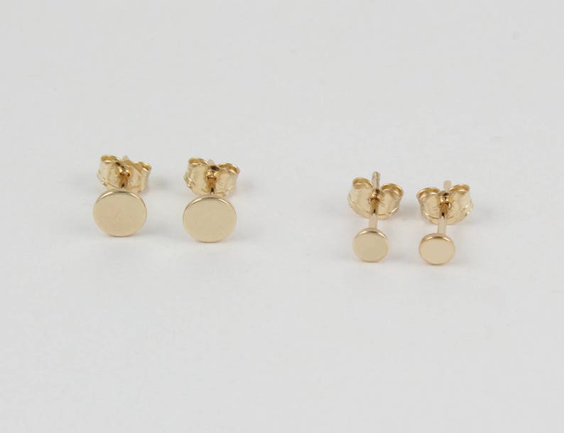 Dainty gold studs Gold round studs Small gold earrings 1 pair of gold studs Tiny gold studs Gold stud earrings Gold circle studs