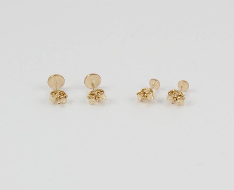Dainty gold studs Gold round studs Small gold earrings 1 pair of gold studs Tiny gold studs Gold stud earrings Gold circle studs