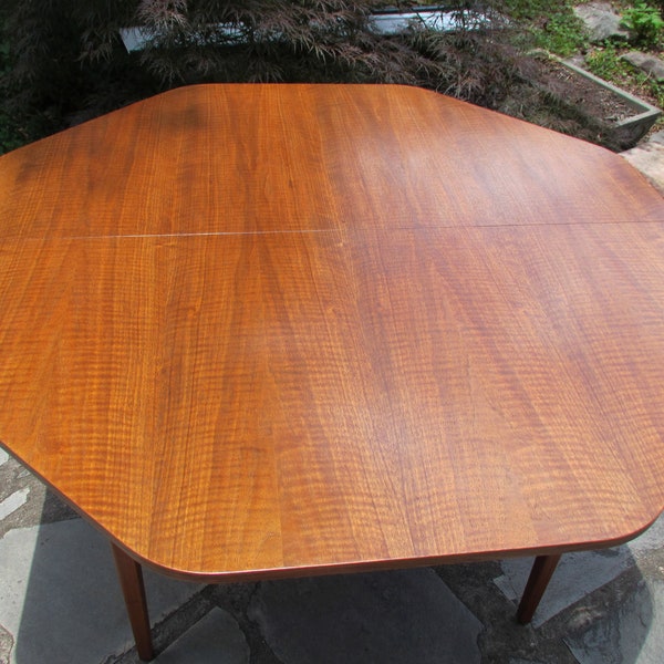 MUESTRA DE PANTALLA ** No en venta ** Mesa de tarjeta de juego de comedor moderno danés con extensiones Rosewood Bow Tie Mid Century Modern MCM