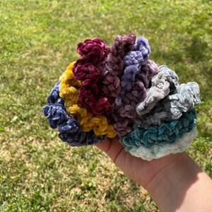 Crochet Velvet Scrunchie, 90s Scrunchie, 90s Hair Tie, 90s Hair, Crochet Scrunchie