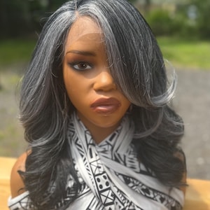 Salt & Pepper Grey Lace Peruk: Spänstiga lockar, värmebeständig, 16" syntetblandning