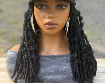 20 tums svart basebollkeps med dreadlocks och peruk,