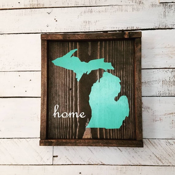 Michigan HOME Sign- HOME Michigan Wood Decor-State of Michigan Gift-Mitten Sign-Pallet Sign-MI Sign-Farmhouse Decor