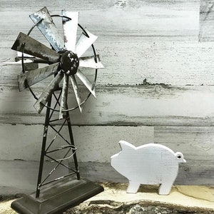 Wood Pig | Rustic Pig Decor | Reclaimed Wood | Farm Decor | Spring and Summer Tiered Tray Decor |
