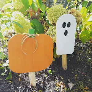 Halloween Ghost and pumpkin set | Wood ghost wood pumpkin |  Rustic Ghost | Ghost Walkway Sign | Halloween lawn Decor | Halloween Yard Art