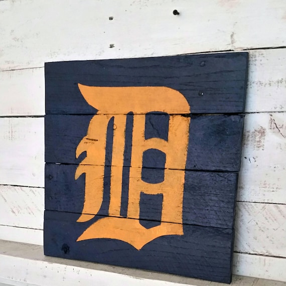 Detroit wood Sign-Detroit Wall Sign-Pallet Wood Sign-Reclaimed Sign-Old English D Sign-Love Detroit-Pure Michigan-Tigers Sign-Wall Decor