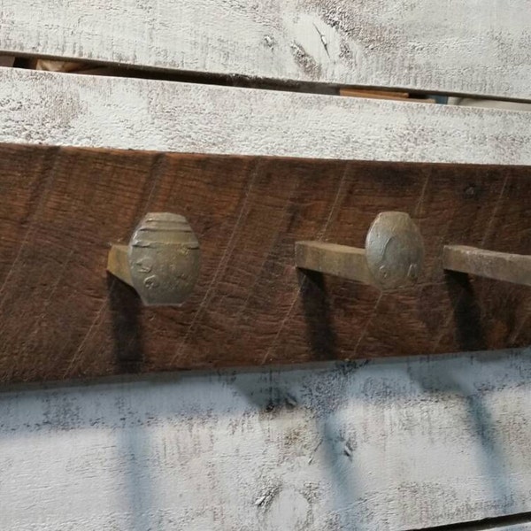 Rustic Coat Rack-Wall Hanger with Railroad Spikes- Reclaimed Pallet and Railroad Spikes Coat Rack-Farmhouse Coat Rack-Entryway Organizer