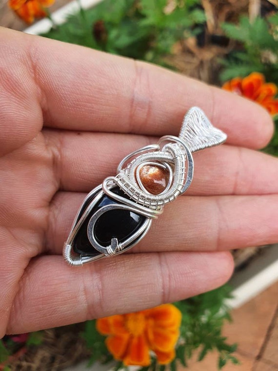 Australian Made Natural Sunstone and Black Onyx, Zig Zag Healing Pendant  Talisman, Unique Alien Wire Wrap Design, Small Detailed Necklace - Etsy