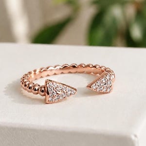 0.20ct Pave-set LAB Diamond Dainty Open Bypass Ring with Beaded Shank and Arrows Design