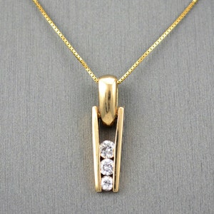 Three Stone Trilogy Style Necklace With Simulated Diamonds/Past Present Future/Anniversary Gift/Wedding Gift/Valentines Gift/3-Stone Pendant