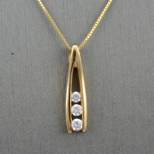 Three Stone Trilogy Style Necklace With Simulated Diamonds/Past Present Future/Anniversary Gift/Wedding Gift/Valentines Gift/3-Stone Pendant
