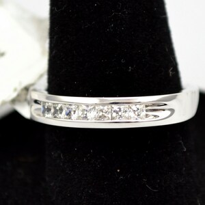 模造ダイヤモンド付きチャンネルセットプリンセスカット結婚指輪/プリンセスカット記念バンド/プリンセスカット結婚指輪/記念日ジュエリー