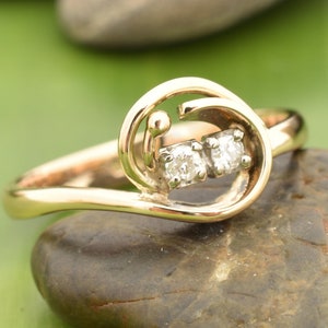 10K geelgouden diamanten ring, twee stenen jubileumband