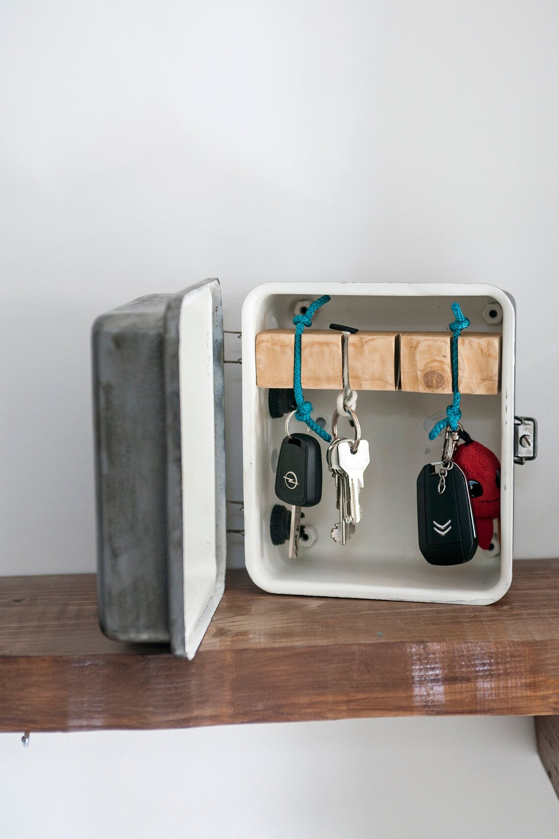 Hang Keys Keys Organizer Industrial Keychain Entryway Etsy