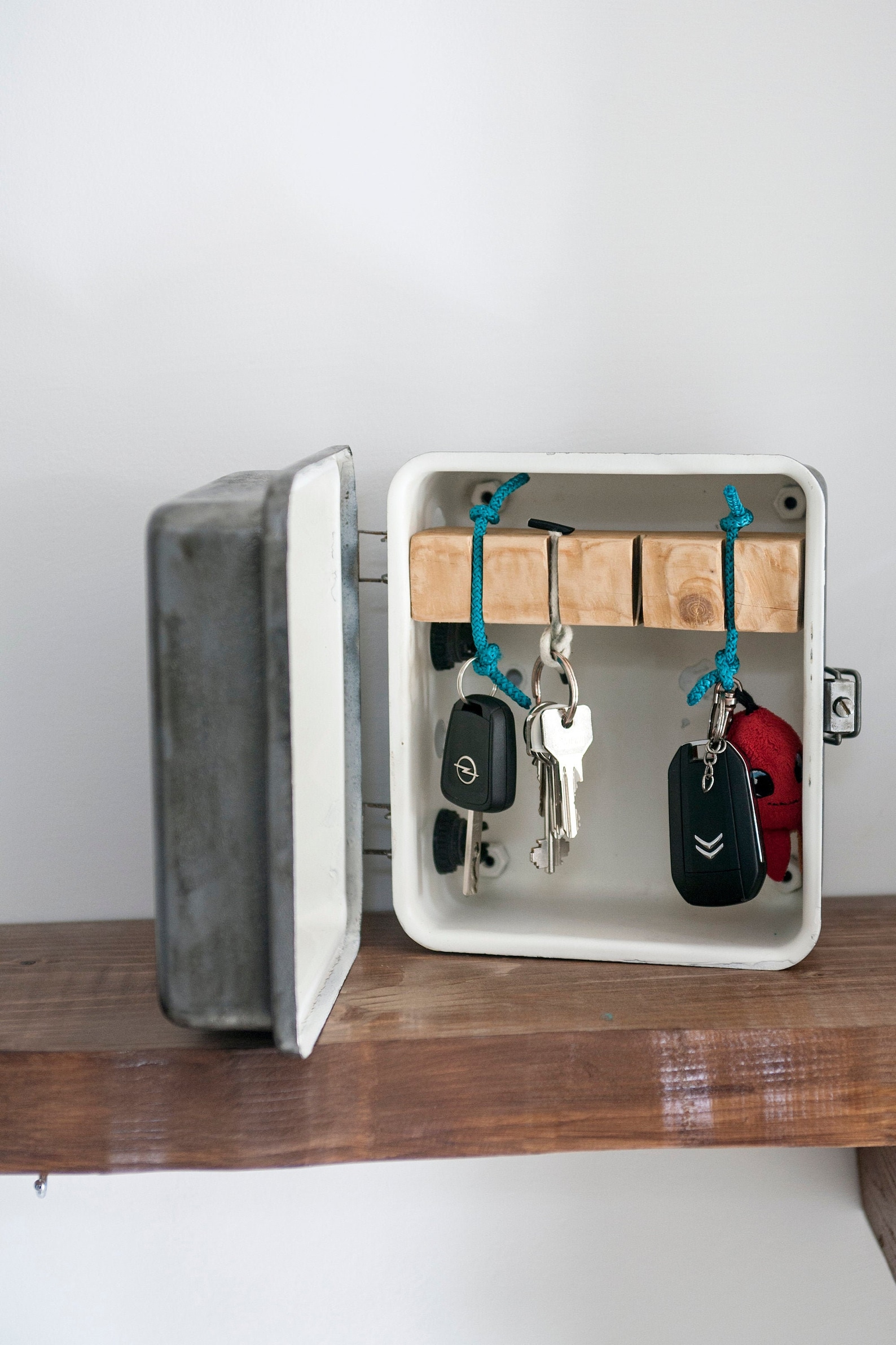 Hang Keys Keys Organizer Industrial Keychain Entryway Etsy