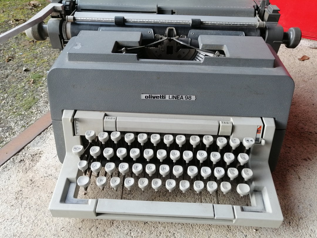 Olivetti Line 98 Vintage Typewriter Made in Italy Modern Office 