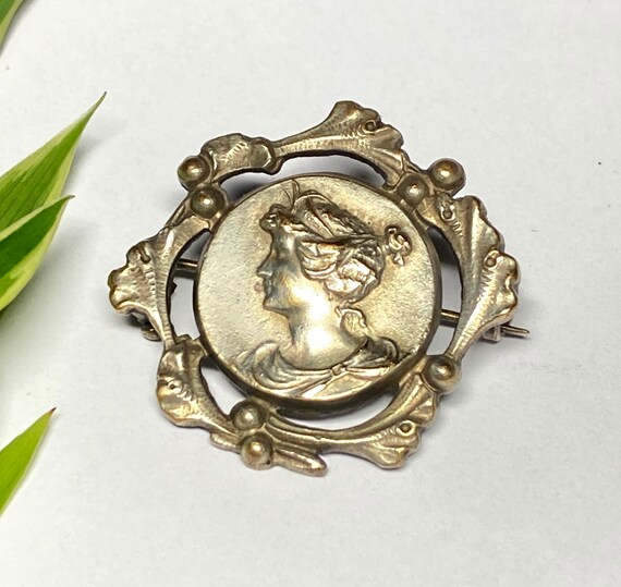 Broche Ancienne Style Art Nouveau - Femme - Bijou Vintage D'Occasion
