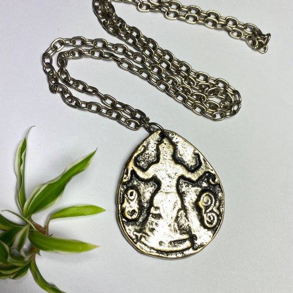 1970s Collier vintage chaîne argenté et médaillon pendentif rond monnaie antique bronze argenté Mythologique Pittsbroc