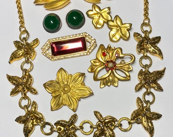Lot of 7 vintage French jewelry selected golden fleamarket boutique signature jewelry 80s 90s Pittsbroc