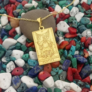 Gerechtigkeit Pop Art Tarot Karte Halskette mit Name, Tarot Karte Schmuck nach Maß, Silber Tarot Karte, mystischer Schmuck