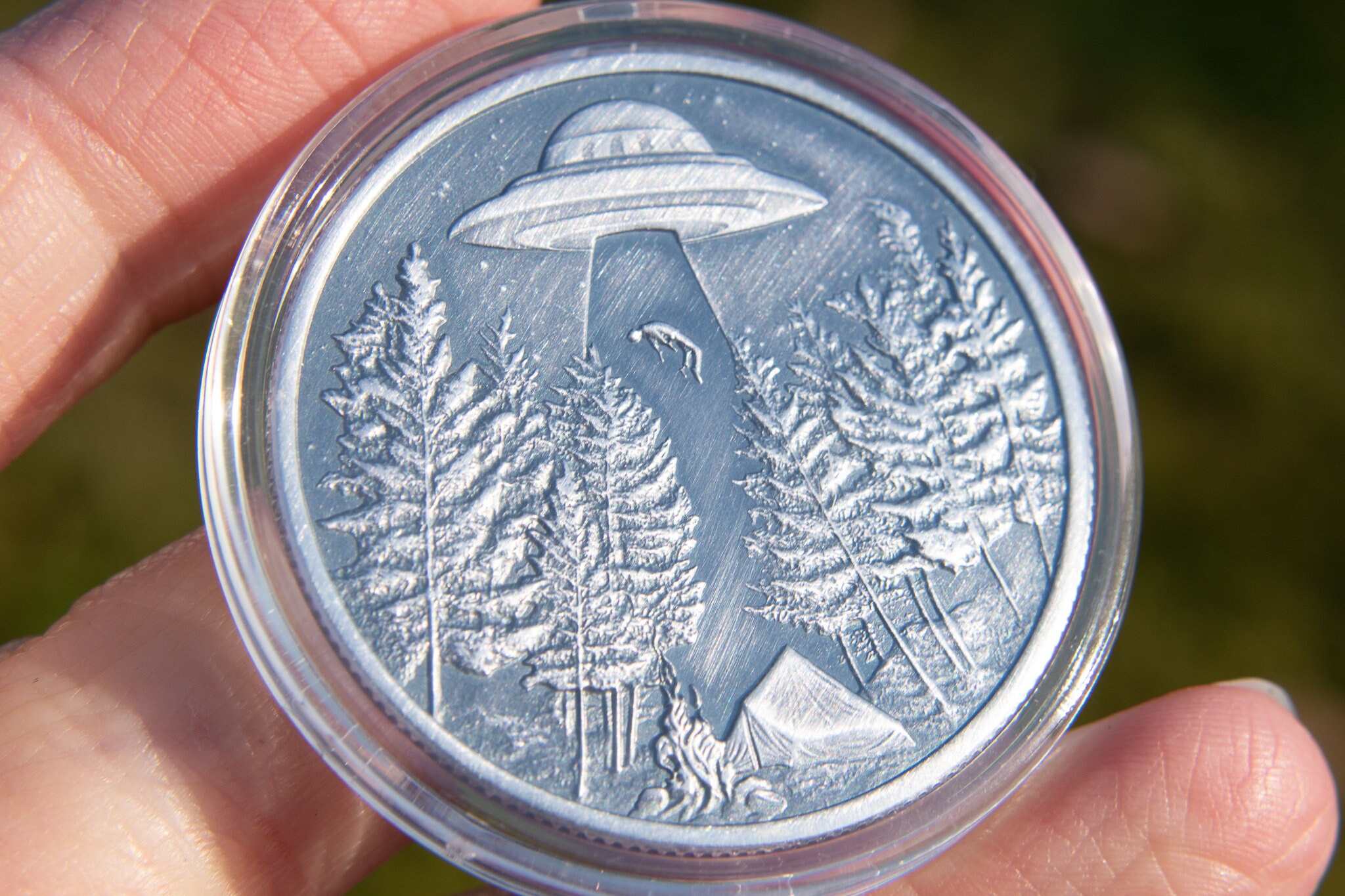 1oz Antiqued Silver Alien Abduction Skull Coin | Everyday Carry Patina |  Worry Stone | Fiddle EDC | Extraterrestrial Gift | Science Fiction