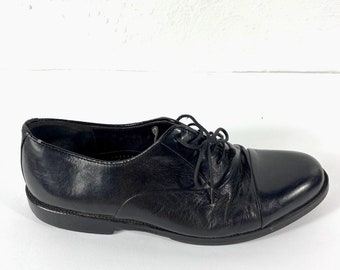Black Oxford Shoes, Black Leather Shoes, Vintage Leather Shoes, Oxford Flat Shoes, Flat Shoes, Black Leather Shoes, Ties shoes