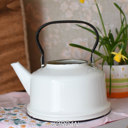 Vintage White Enamel Teapot/rustic Tea Kettle//farmhouse - Etsy