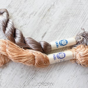 Juego de 2 madejas (40 g cada una) de hilo de bordar de SEDA pura/Hilo de bordar de seda 100 % vintage/Hilo de bordar de punto de cruz de seda // Colores variados //