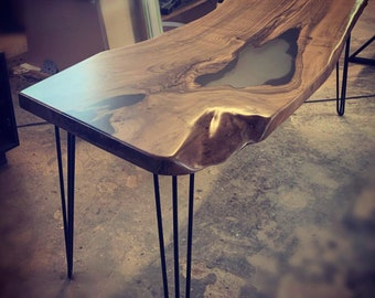 Walnut Wood Live Edge Desk / River Table / Smoky Epoxy Resin/ Sheer Black Epoxy / Countertop / Epoxidharz Tisch