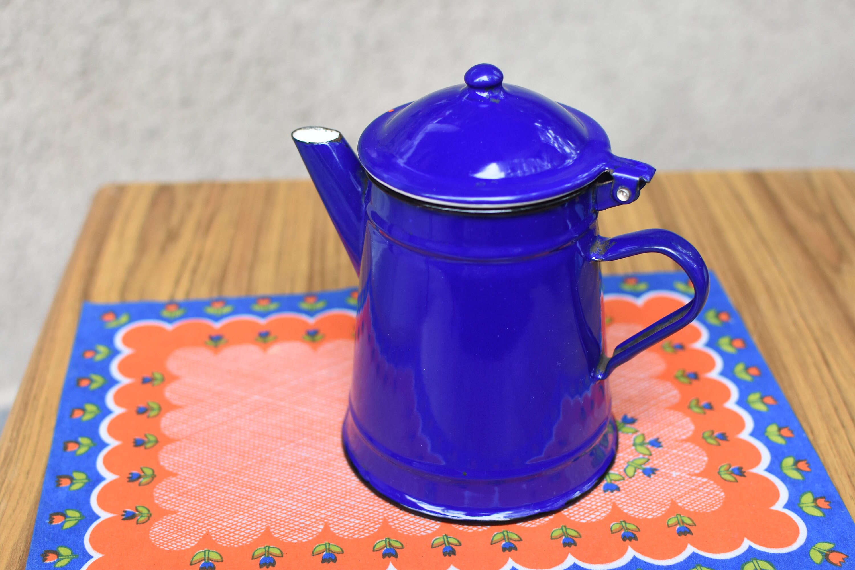 Vintage Red Enamel Teapot/Rustic Tea Kettle//Farmhouse Decor/Vintage Tea Pot/Enamelware Kettle/Water Kettle/Rustic Home/Enamel Tea Kettle