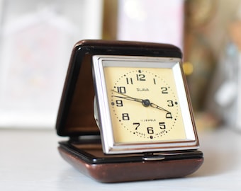 Working alarm clock=Vintage 1970,s Chinese travel alarm Clock//Chinese alarm Clock//Travel Mechanical Alarm Clock//Travelling Clock