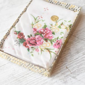 NEVER USED=Set of 5 Large Vintage organic handkerchiefs//New Ladies Handkerchief/100% cotton Gifts//Collections hankies//New condition