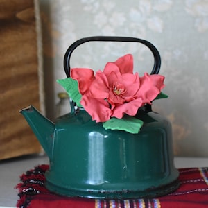 Vintage Enamel Teapot/Rustic Tea Kettle/Farmhouse Decor/Vintage Tea Pot/Enamelware Kettle/Water Kettle/Rustic Home//Enamel Tea Kettle