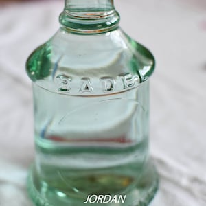 Botella de vidrio verde vintage // Botella antigua de vidrio verde para coñac "Badel" // Damajuana de vidrio verde // Botella de vidrio antiguo // Jarrón decorativo para el hogar