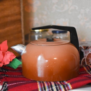 NEVER USED =Vintage Brown Enamel Teapot 2 liters//Rustic Tea Kettle//Farmhouse Decor//Vintage Tea Pot//Enamelware Kettle//Water Kettle