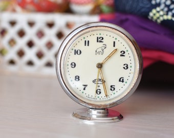 Rare horloge de table vintage de travail//horloge mécanique/réveil de bureau Slava/vieux réveil soviétique/fabriqué en URSS dans les années 1960., fabriqué en Russie soviétique