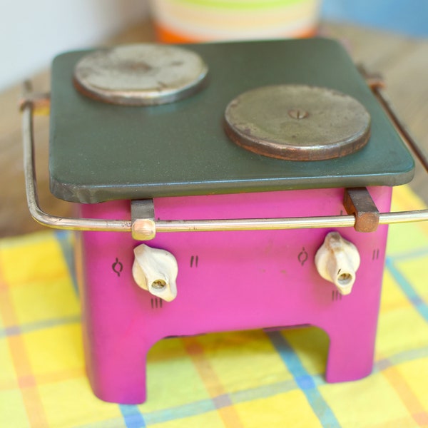 Vintage Mini Metal Stove for cooking real tiny food//Doll House Kitchen Decor//Doll furniture kitchen//stove Doll House Kitchen Decor