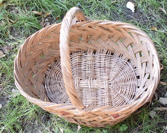 Vintage Large  Wicker withe Basket//Antique Handmade Basket//Primitive art Woven Basket//Rustic Basket//Storage Basket//old wicker basket