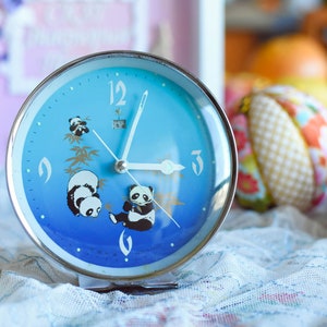 Vintage Mechanical Alarm Clock//Chinese Alarm Clock 60s//Working Animated clock//Vintage table clock//Old alarm clock//Working clock