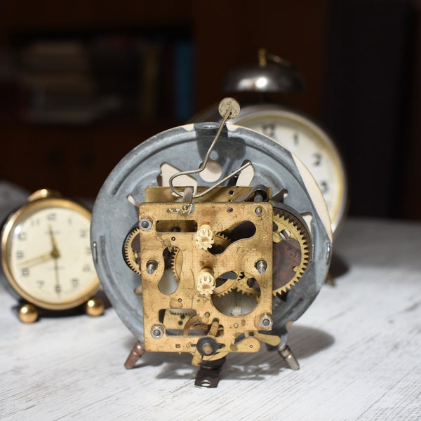 Vintage Mechanical clock home décor //Steampunk home decor///Desk Decor/Old alarm clock fоr decor//not working clock