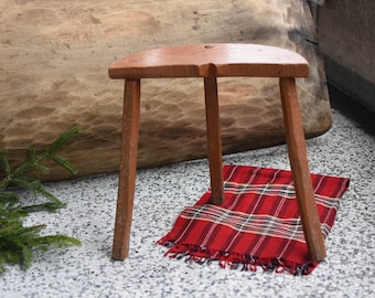 Vintage Wooden Milking Stool// Primitive Farmhouse Stool//Authentic Farmhouse Decor//Antique Stool//Milking Three Legged Antique Stool